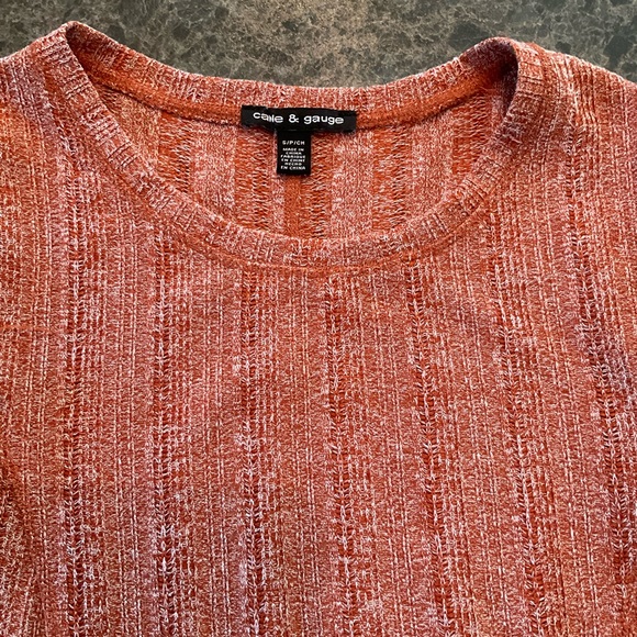 Tunic sweater with 3/4 length sleeves by Cable & Gauge, size Small - Picture 5 of 6